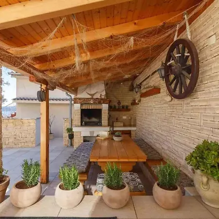 Ferienhaus In Crikvenica 5239