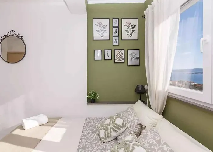 Nyaraló In 5239 *